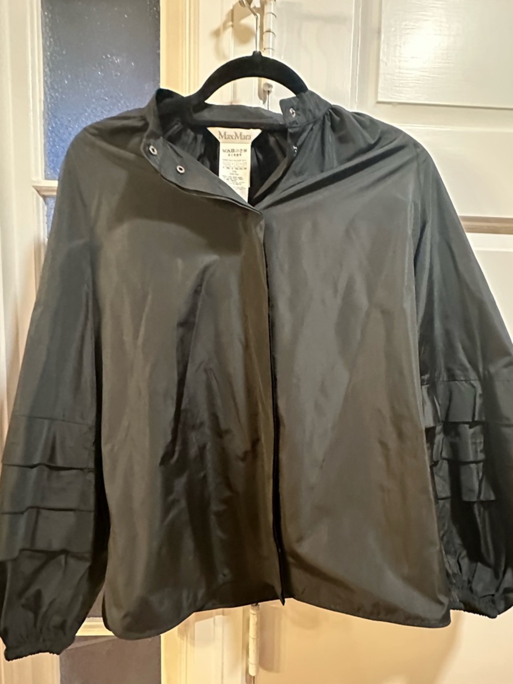 MaxMara silk blend Black puff sleeved snap front blouse/jacket European style